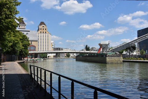 view of la villette Park, serie photos of the garden of Paris.