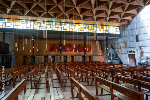 Intérieur de l'église Saint Marcel dans le treizième arrondissement de Paris en France