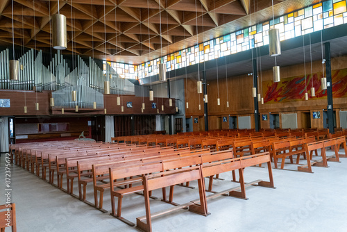 Intérieur de l'église Saint Marcel dans le treizième arrondissement de Paris en France