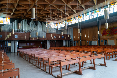 Intérieur de l'église Saint Marcel dans le treizième arrondissement de Paris en France