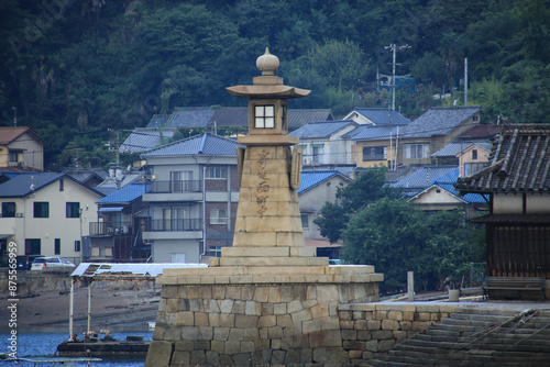 広島県福山市 早朝の鞆の浦の常夜灯