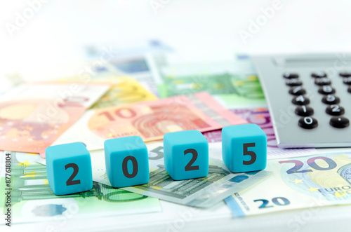 2025, Geld, Taschenrechner, Euro