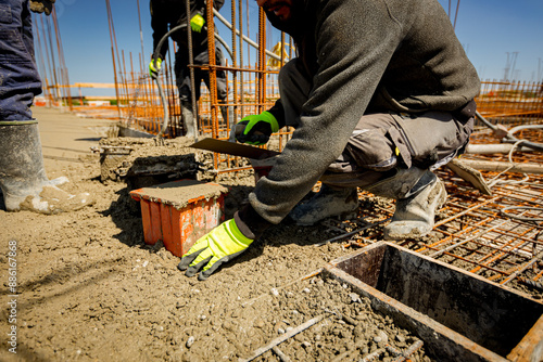 Prepare fresh concrete in cube mold for compressive strength test of the cement mixture