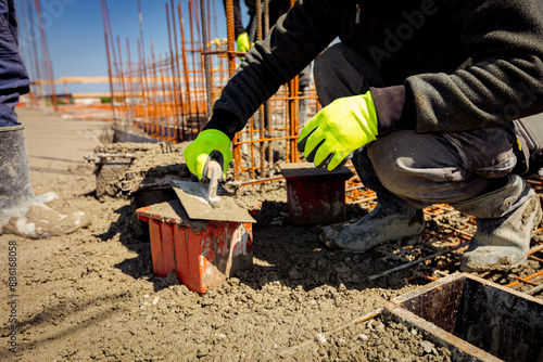 Prepare fresh concrete in cube mold for compressive strength test of the cement mixture