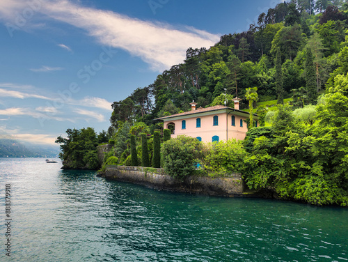 A view of a beautiful villa in Bellagio