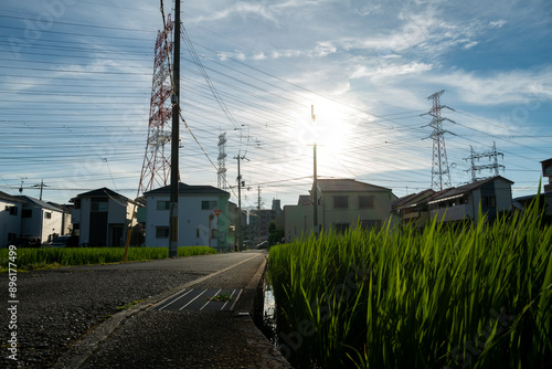 鉄塔と青空と街の風景