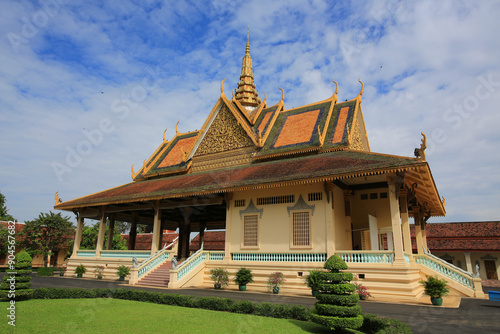 royal palace of cambodia in phnom penh