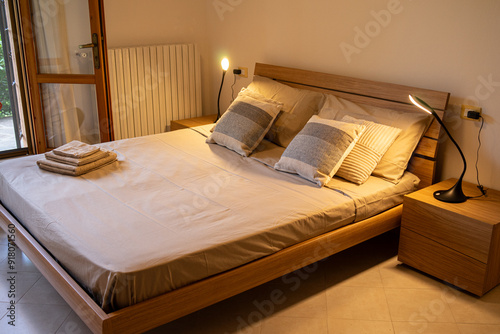 letto matrimoniale design interni comfort