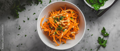 Salada de cenoura ralada feita na hora com molho cremoso