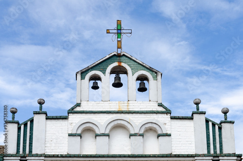 Las campanas de la iglesia estan sonando