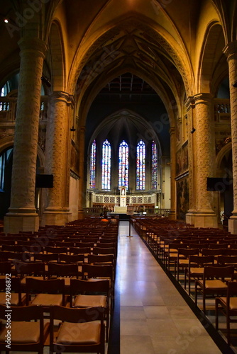 VISTAS DEL INTERIOR DE IGLESIAS