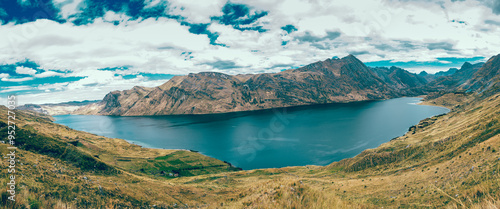 Portada de la laguna Lauricocha