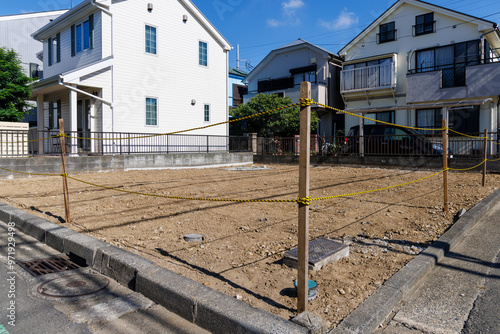 住宅街の空き家を取り壊し更地にした土地