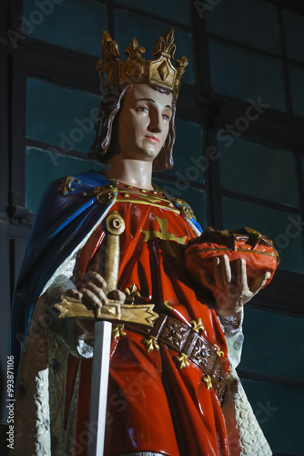 Saint Louis king of France Catholic religious statue