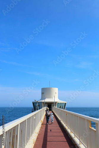 勝浦海中公園・海中展望塔