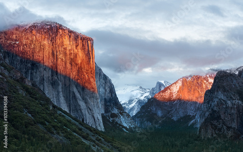 Scenic view of Yosemite Valley during sunset beautiful mountain landscape with stunning colors perfect for travel and outdoor adventure photography