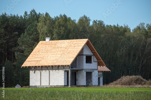 Budowa domu jednorodzinnego. Budowa domu z poddaszem użytkowym. Budowa domu. Polskie Prawo Budowlane. Budownictwo .