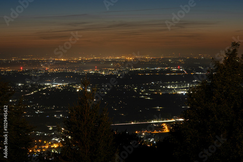 Panorama miast po zachodzie