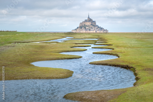 Les spirales du Mont Saint-Michel pendant les grandes marées