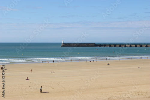 Les Sables d'Olonne : la grande plage en fin de saison