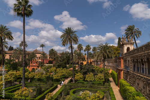 Jardines del Real Alcázar de Sevilla, los cuales ocupan 100000 metros cuadrados de superficie.