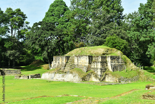 Ruinas de Iximché, destino turístico en Guatemala. Pirámide antigua construida hace cientos de años por los antepasados Kaqchiqueles.