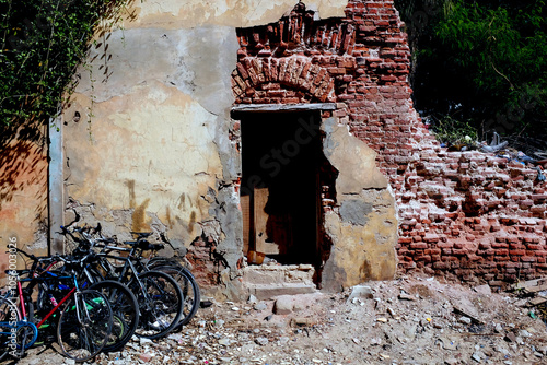 ancienne tour en ruine dans l'ancienne ville coloniale de Saint Louis du Sénégal en Afrique de l'Ouest