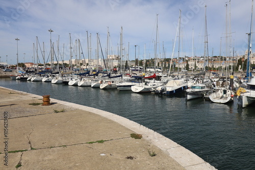 Doca de Belem, port de plaisance, ville de Lisbonne, Portugal