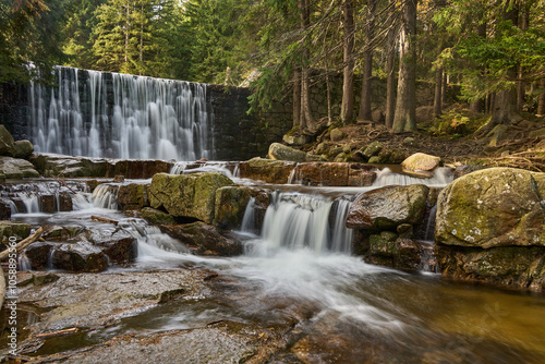 Dziki wodospad na rzece Łomnica, Karpacz, Karkonosze