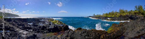 Küstenlandschaft auf der Tropen-Insel La Reunion, Indischer Ozean, Panorama 