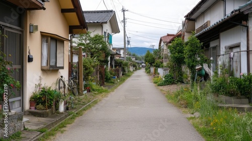 静かな田舎の村の魅力的な住宅街の風景