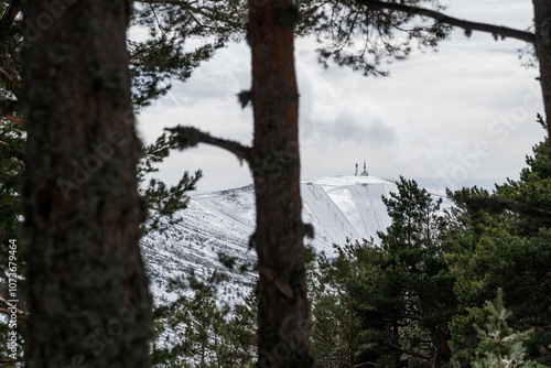 La Bola del Mundo o alto de las Guarramillas es una montaña de la sierra de Guadarrama, en el sistema Central de la península ibérica. Se ubica en la Comunidad de Madrid.