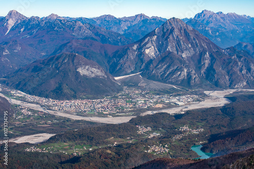 Panorama su Tolmezzo monte Amariana e lago di Verzegnis