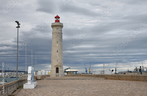 Grand phare à Sète. France