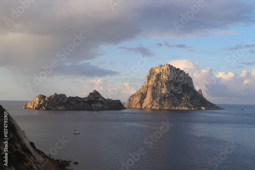 Fotografías de los paisajes de las islas baleares, Menorca e Ibiza. Calas, playas, pueblos...