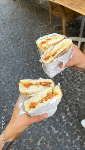 Bolo Do Caco dans une rue de Madère au Portugal