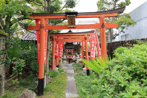 A Japanese temple : a scene of the subordinate shrine in the precincts of Enman-ji Temple in Toyonaka City in Hyogo Prefecture 