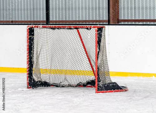 empty gates on the ice hockey