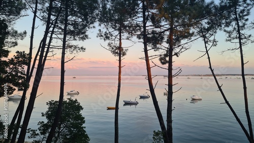 Coucher de soleil rosé sur le bassin d'Arcachon