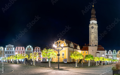 Rynek w Bolesławcu jesienna noc